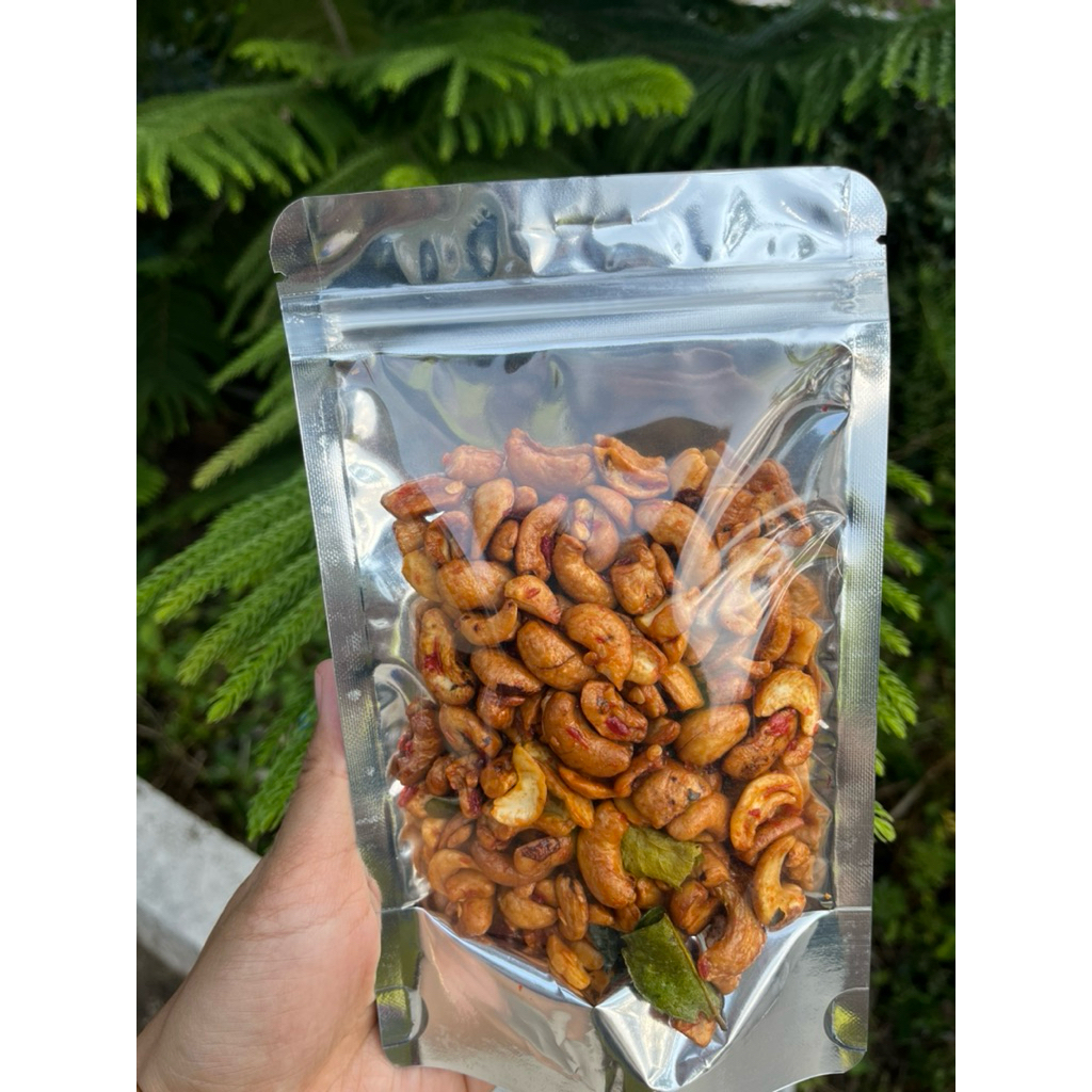 (100GRAM) kacang mete goreng kacang mete pedas manis patahan