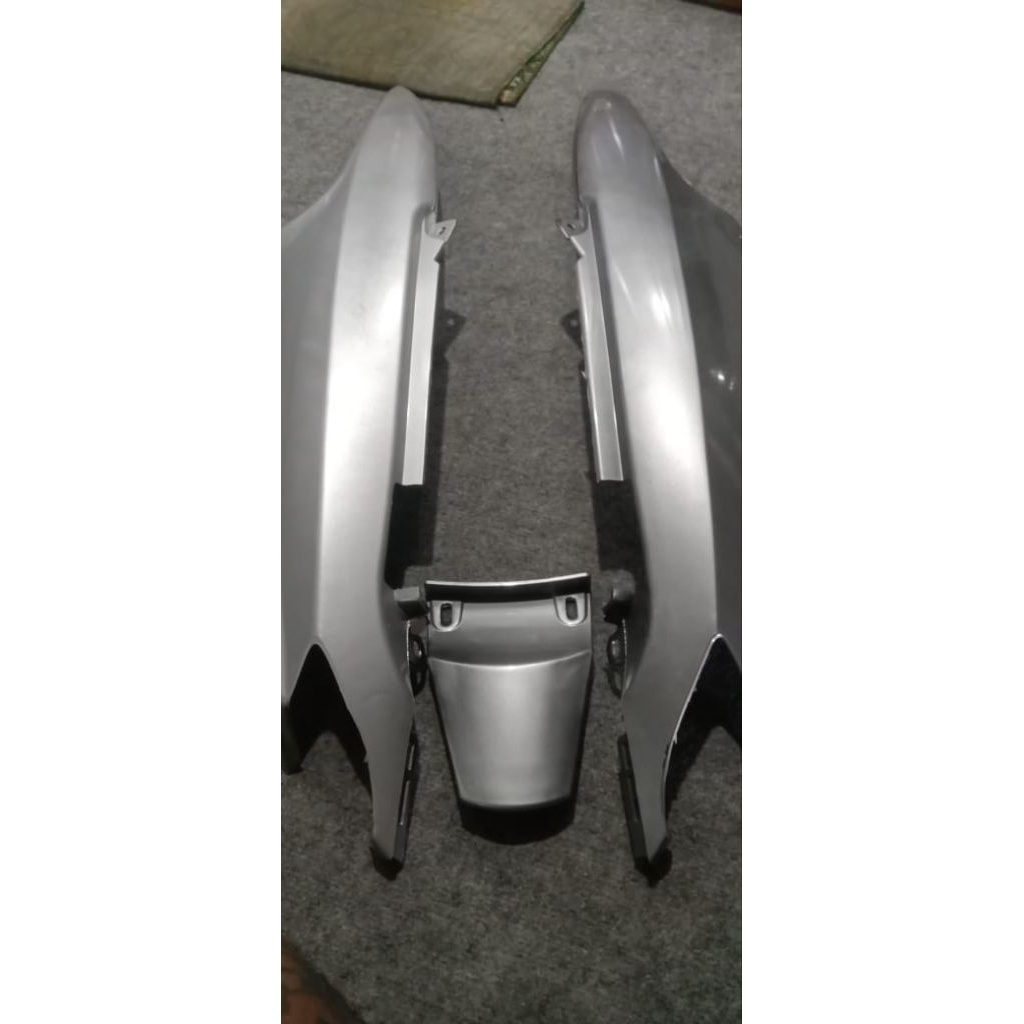 Body kanan kiri yamaha mio sporty/smile warna silver