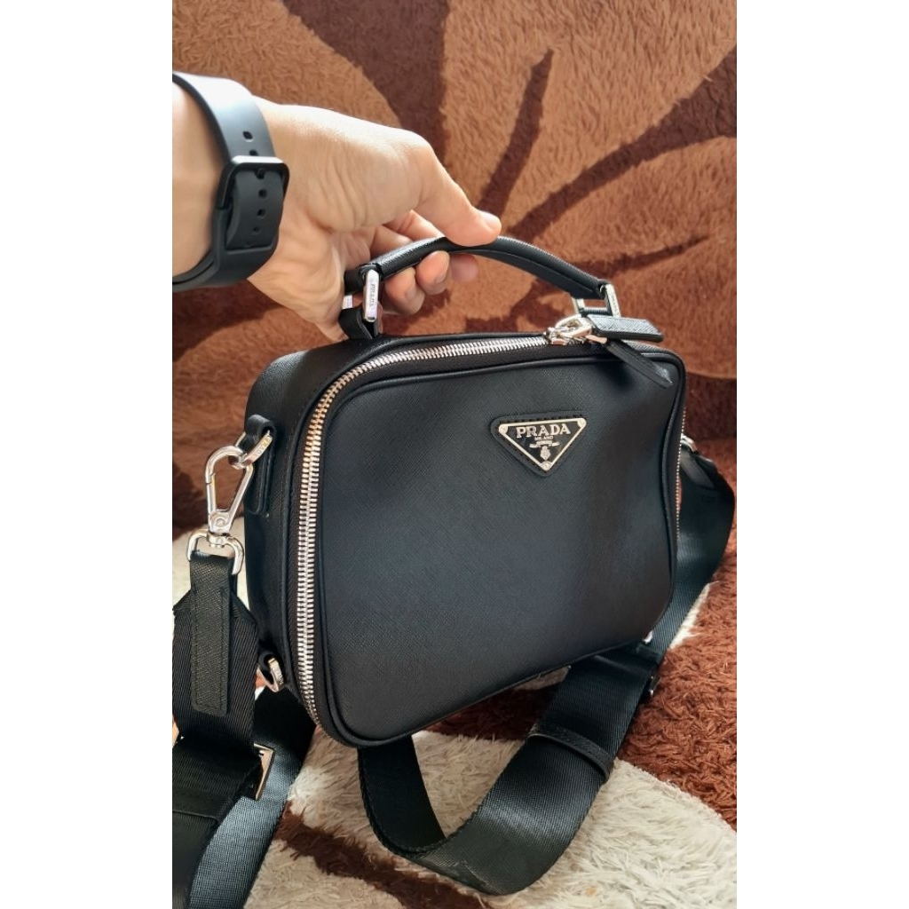 tas pria preloved prada