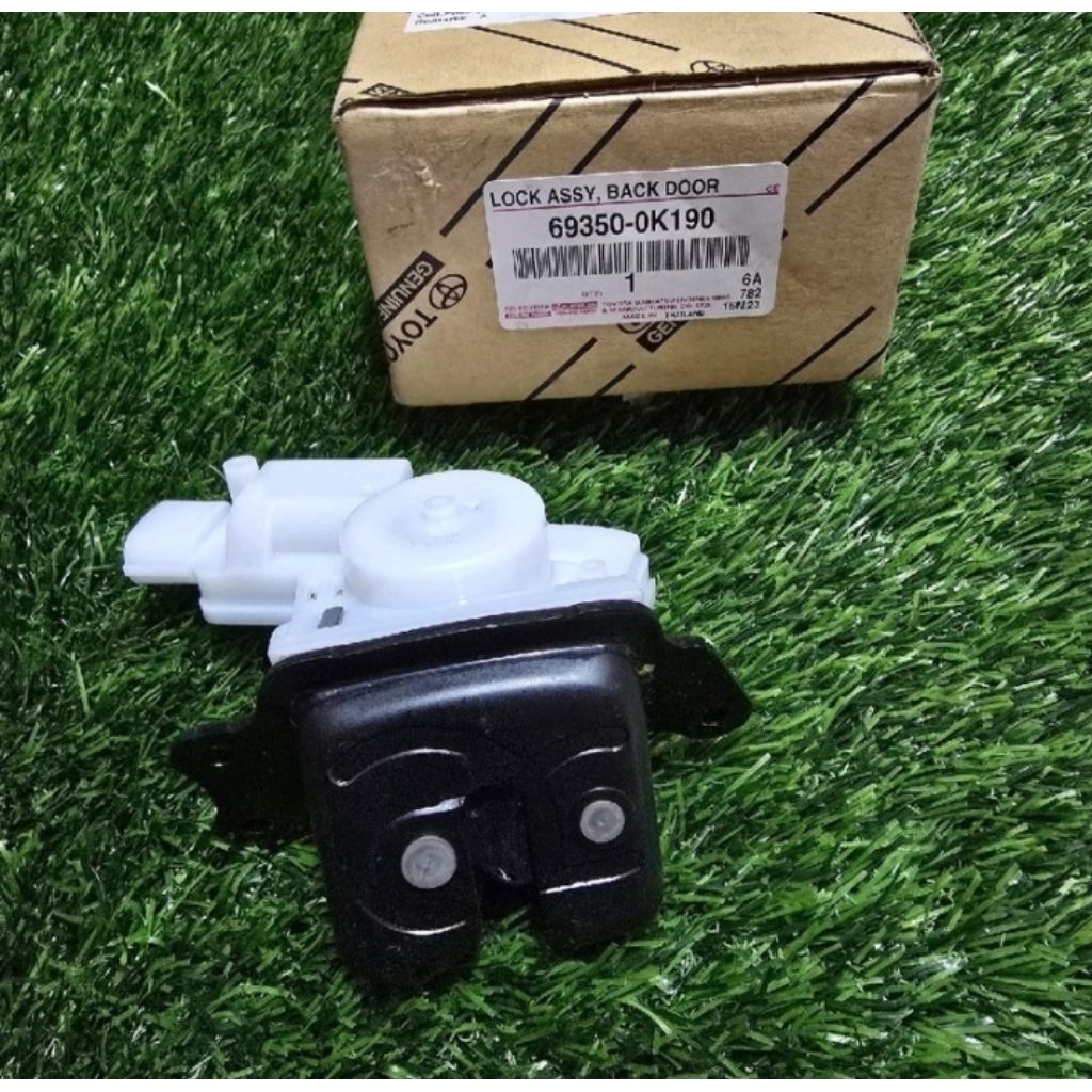 DOORLOCK DOOR LOCK PINTU BAGASI BELAKANG TOYOTA INNOVA ZENIX REBORN ORIGINAL