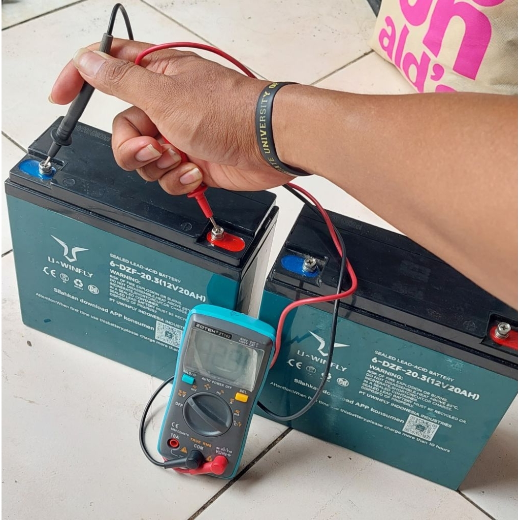 Baterai uwinfly bekas motor listrik 12v 20a