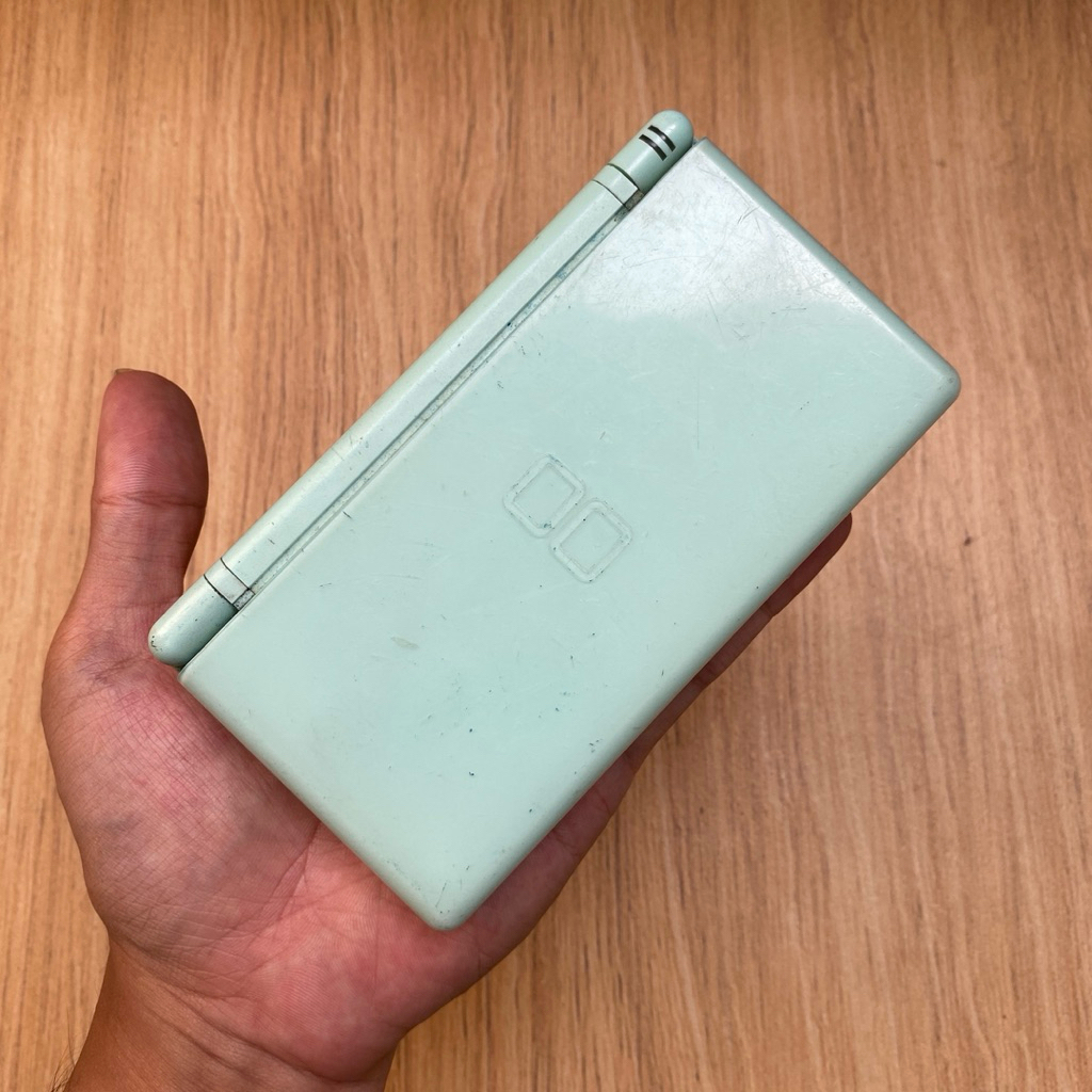 Nintendo Second - Nintendo DS Lite (Tidak ada game)
