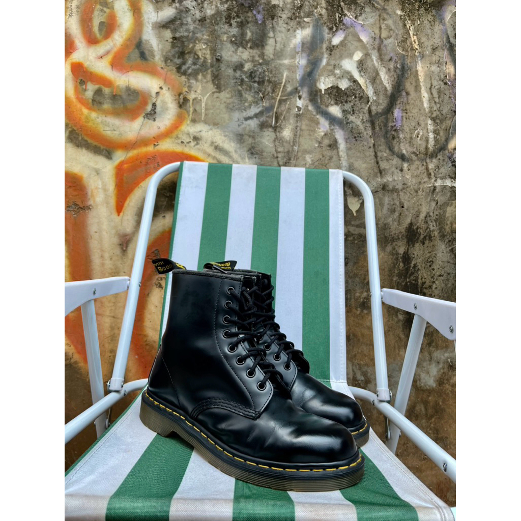 dr martens 1460 black smooth