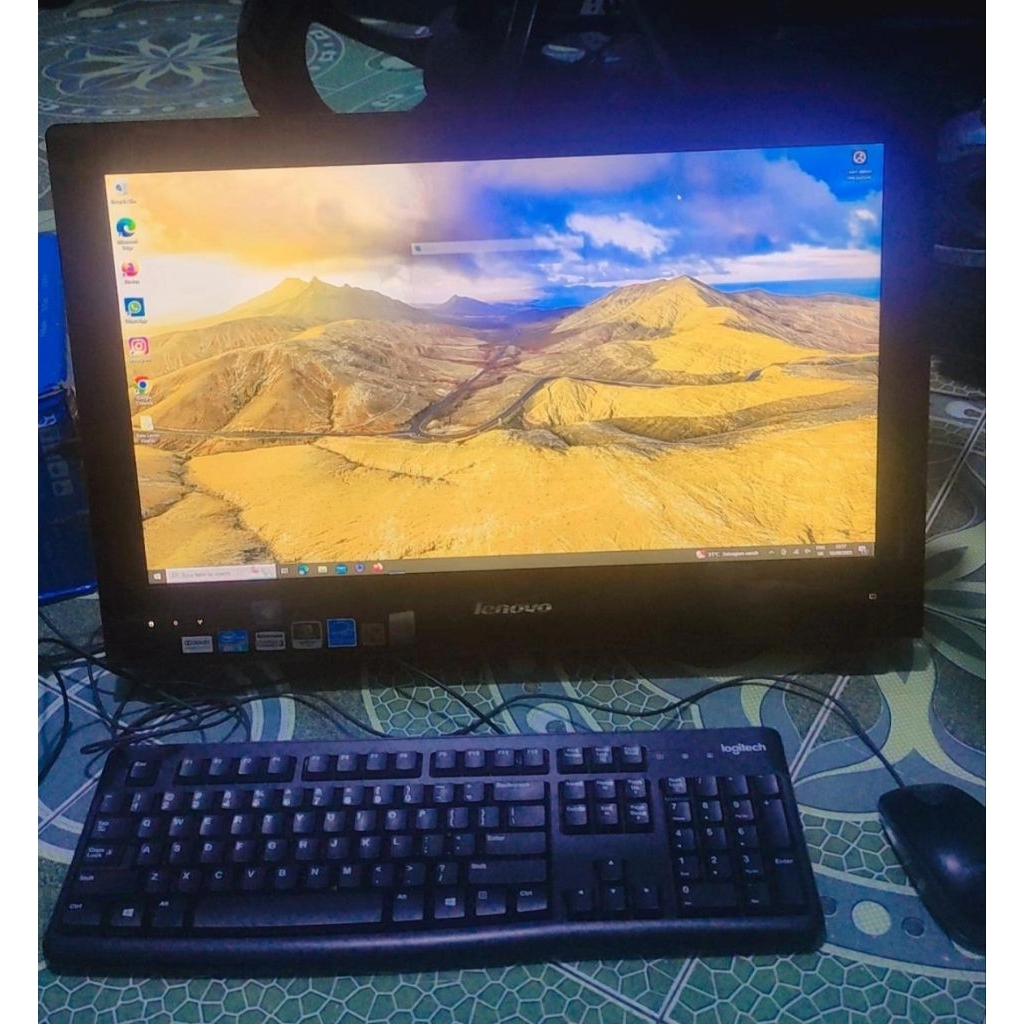 Komputer AIO Lenovo B540 CORE i5 Ideacentre Touchscreen Ada Kamera 23 Inch