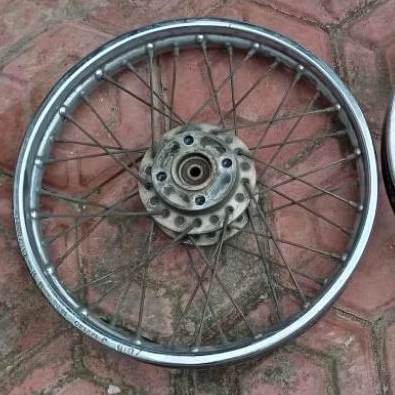VELG ORIGINAL SUZUKI Spin depan
