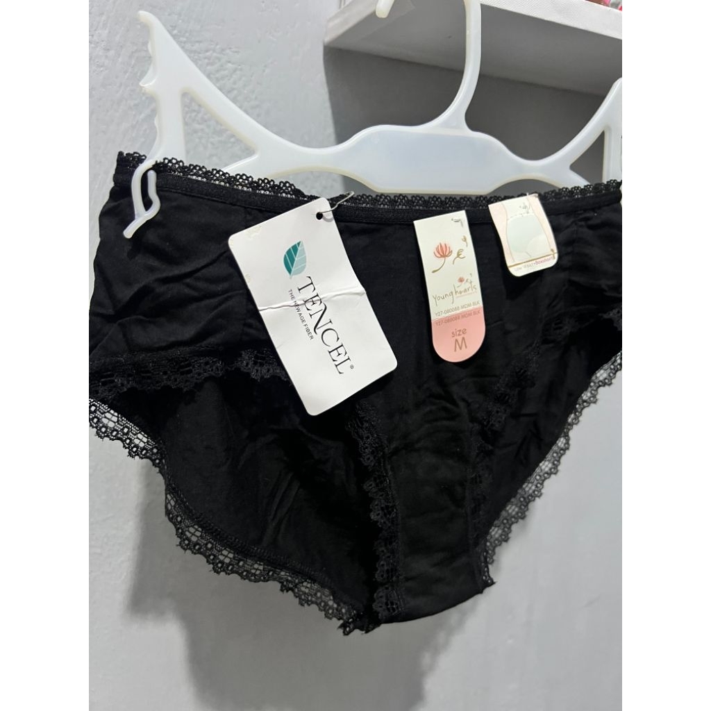 1 pcs Younghearts boxshorts Y27-080088 CD Wanita Premium Size M Black