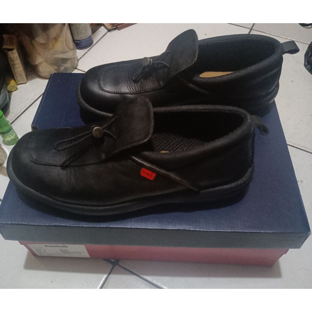 Sepatu kulit pria Kickers no 38 original Francis