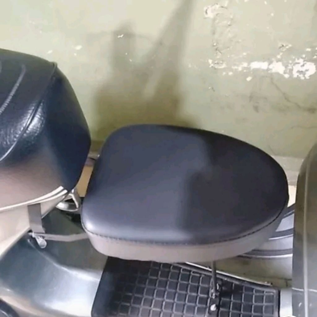 Boncengan Depan Anak Vespa