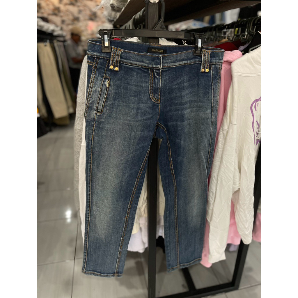 Roberto Cavalli Ladies Denim Jeans With Gold Chain Detail Ankle Length Vintage, Celana Casual, Celan