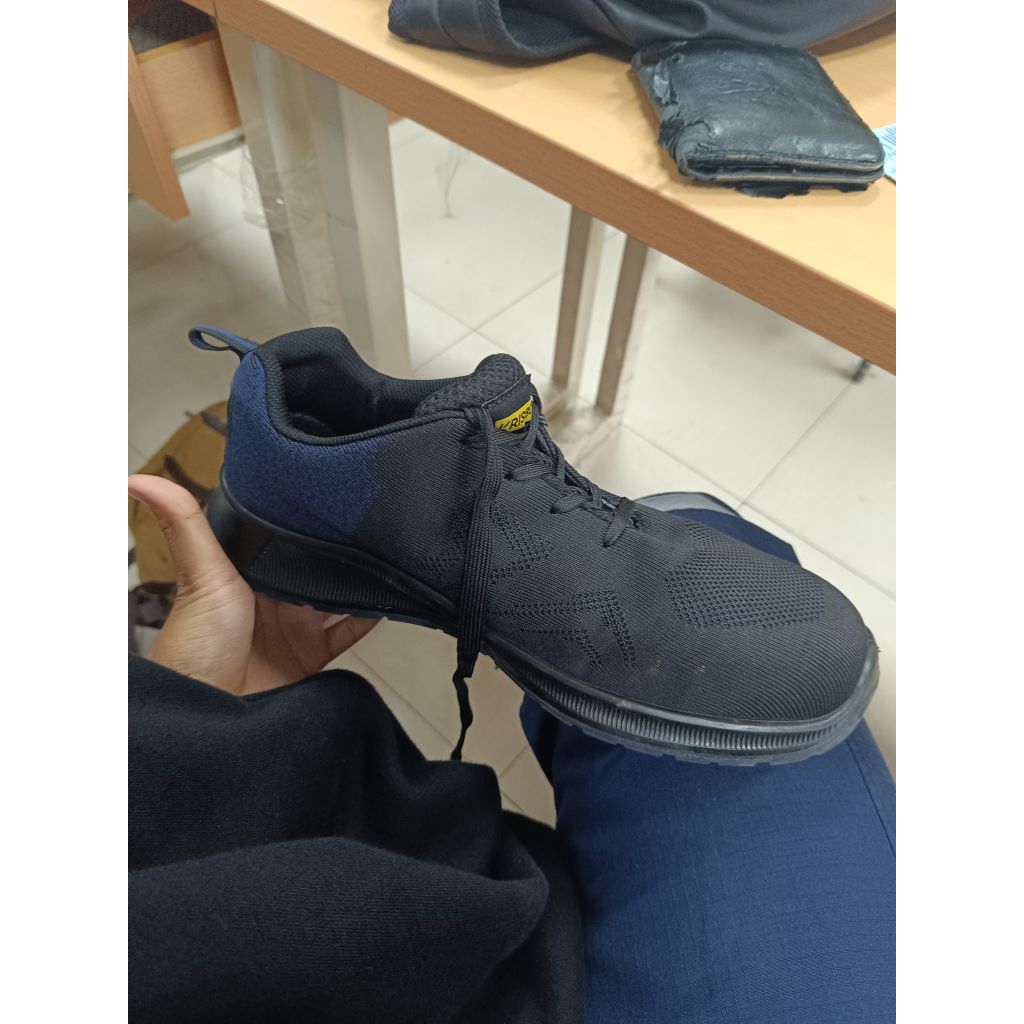 sepatu safety merk krisbow original