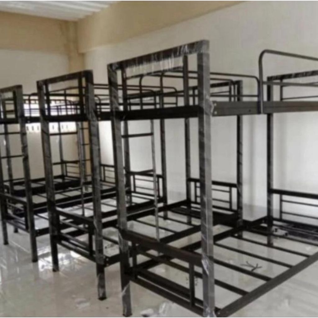 Ranjang susun besi 140x200 atas bawah