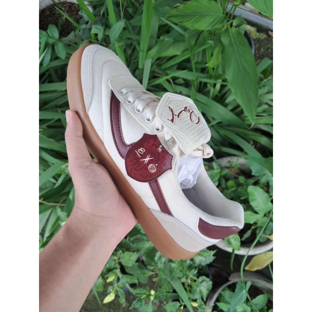 SEPATU PATROBAS X PERSIJA ULTRAS [LIMITED EDITION]