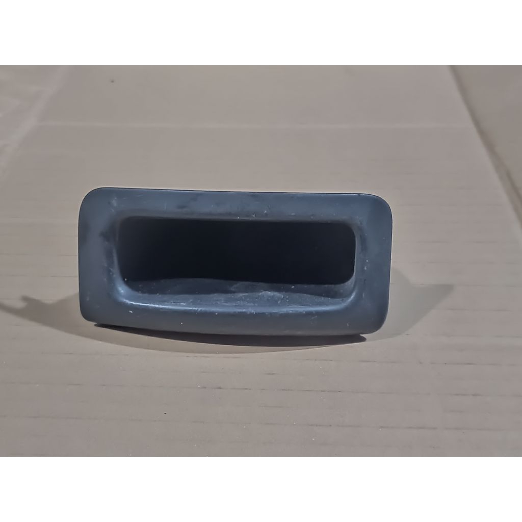 penutup konsol tengah Peugeot 206