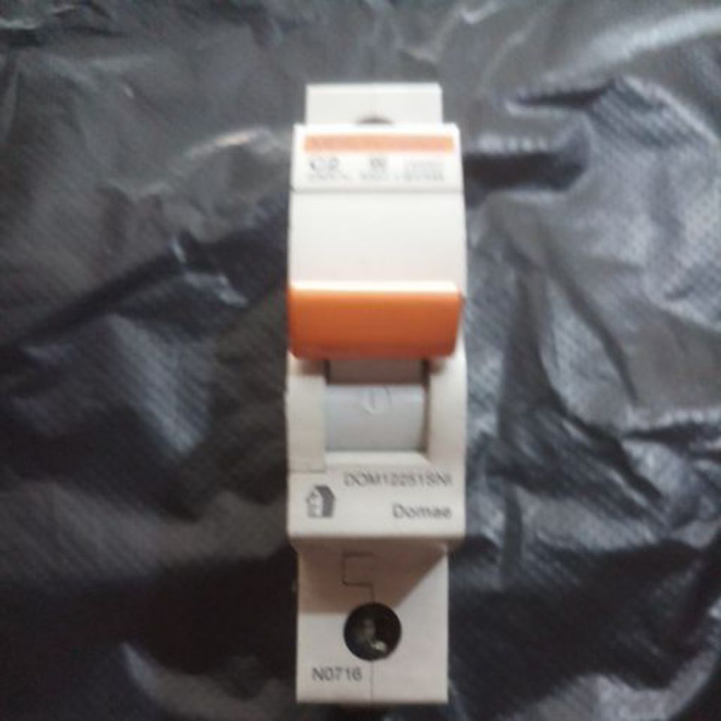 mcb schneider merlin gerlin 2A.