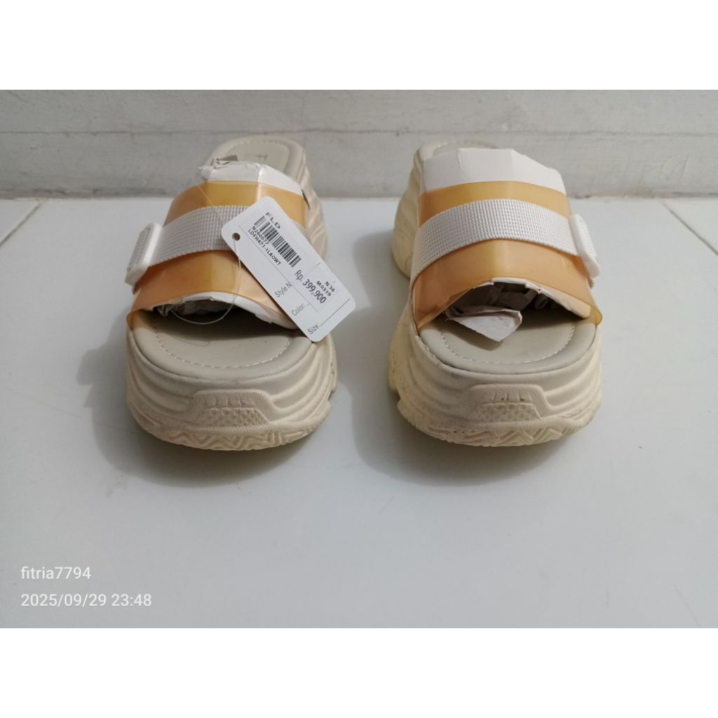 PRELOVED sendal fladeo putih tebal wedges tinggi