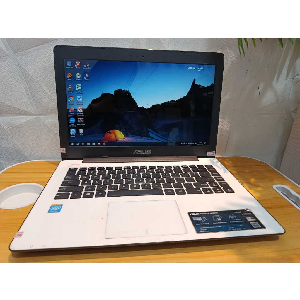 Asus X453M   Processor Intel Celeron CPU N2840 2.2GHz Ram 2 gb Penyimpanan 500 GB  Display Intel HD 