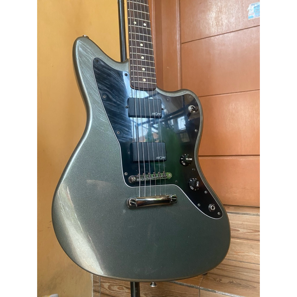 squire contemporary active jazzmaster