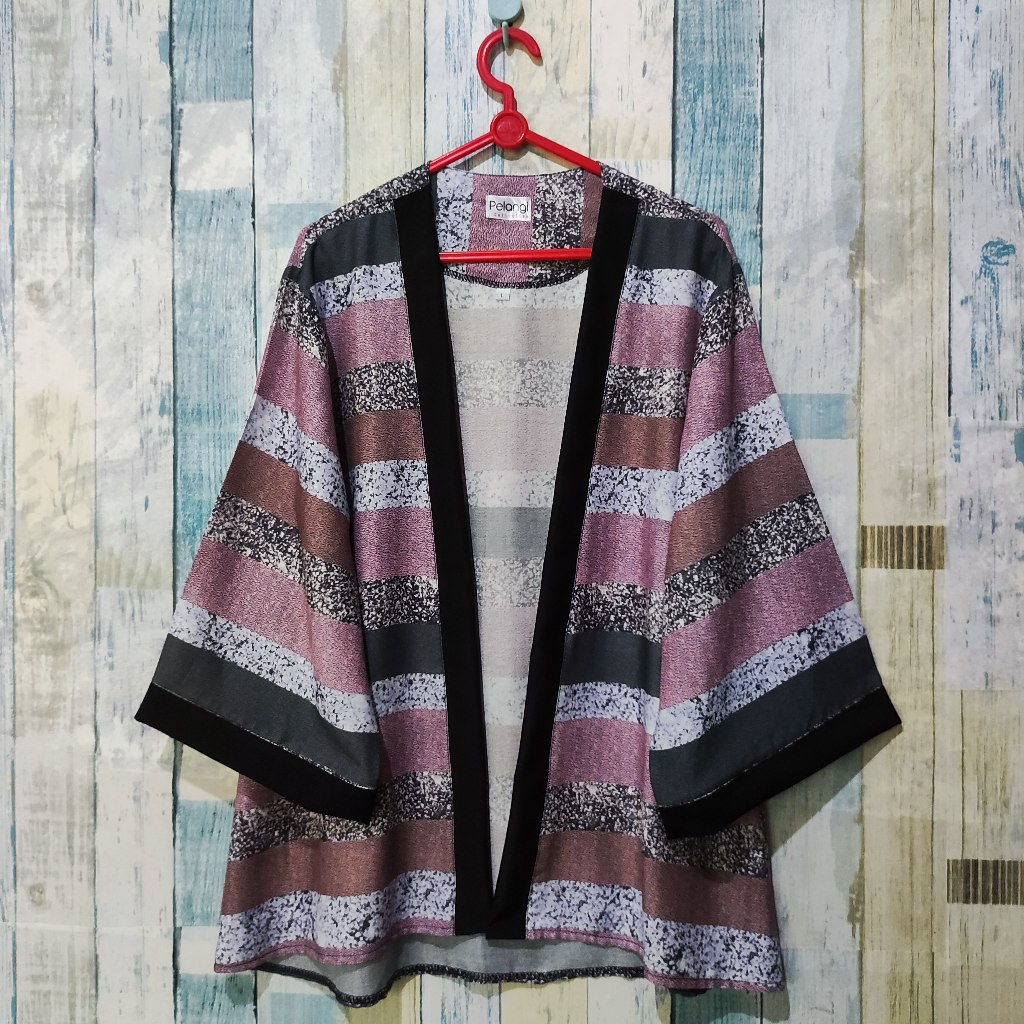 Cardigan Motif Batik Abstrak