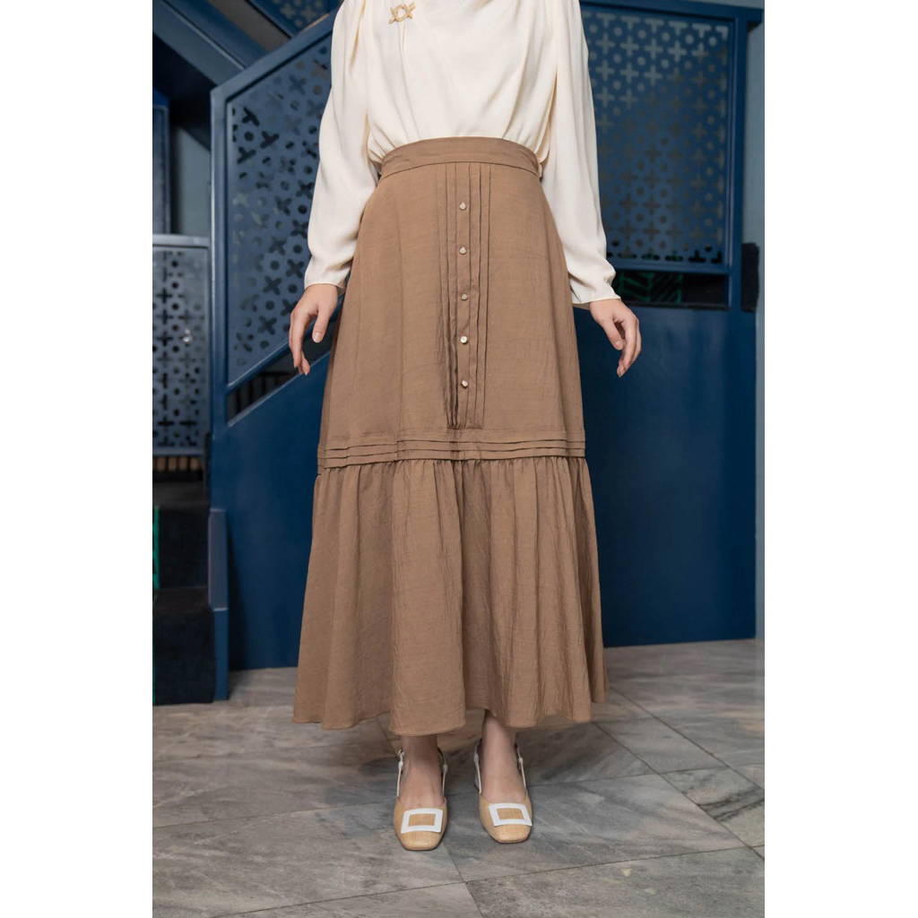 Wearing Klamby Cesia Skirt