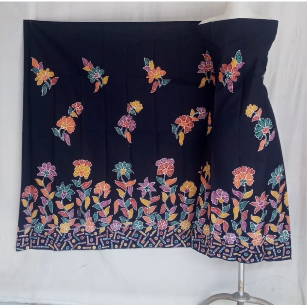KAIN BATIK TULIS MADURA HITAM