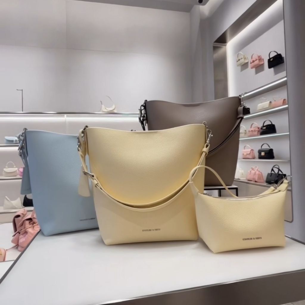 C Beryl Bucket Bag tas bahu wanita dengan small pouch