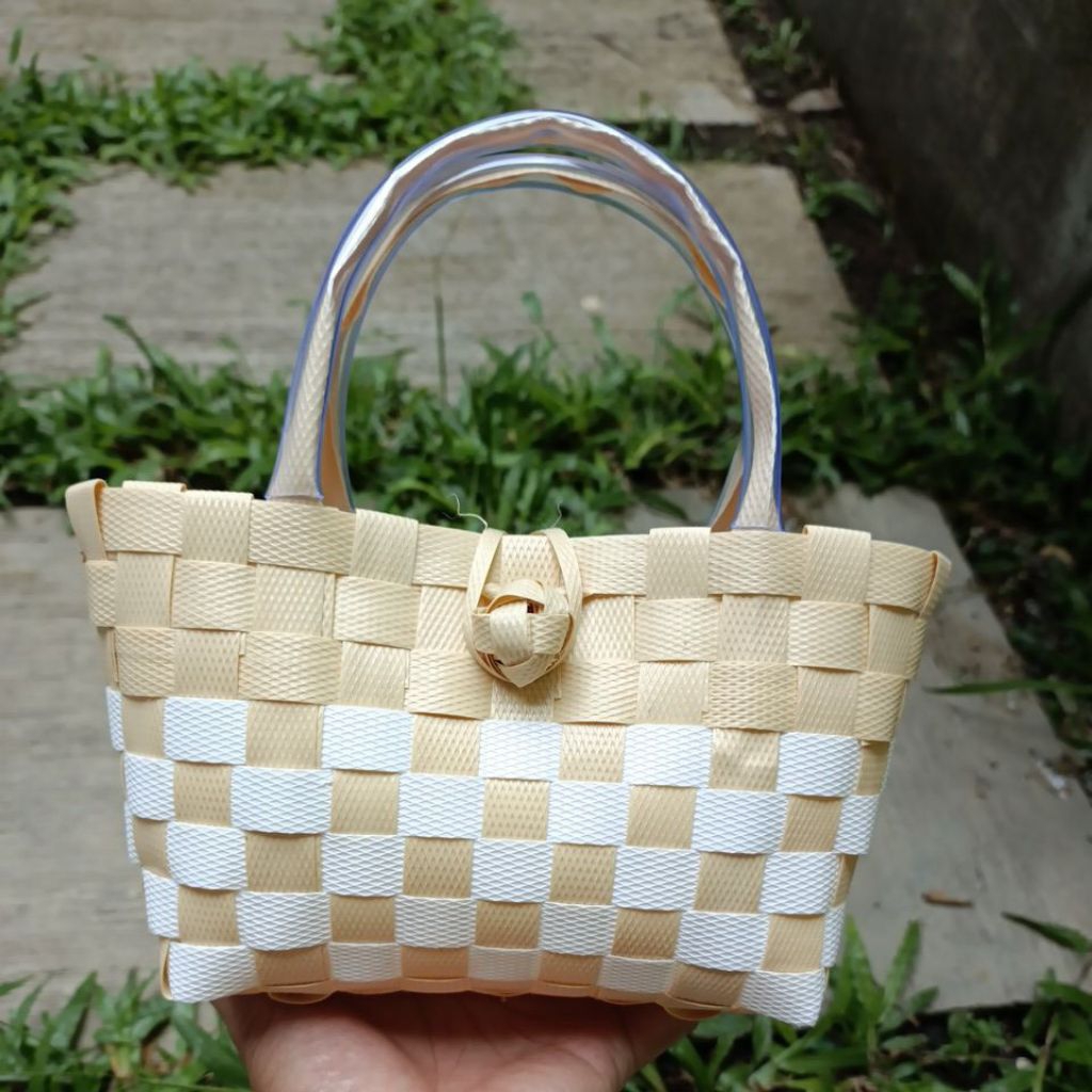 tas anyaman super mungil , tas anyaman plastik, tas sovenir