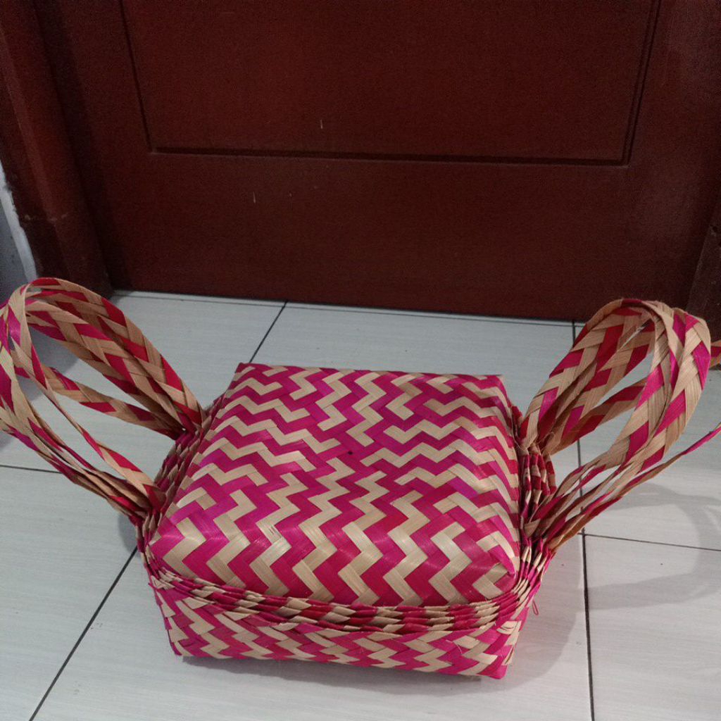 BESEK JINJING PINK 25X25 BESEK HAMPERS BESEK HIAS BESEK SOUVENIR