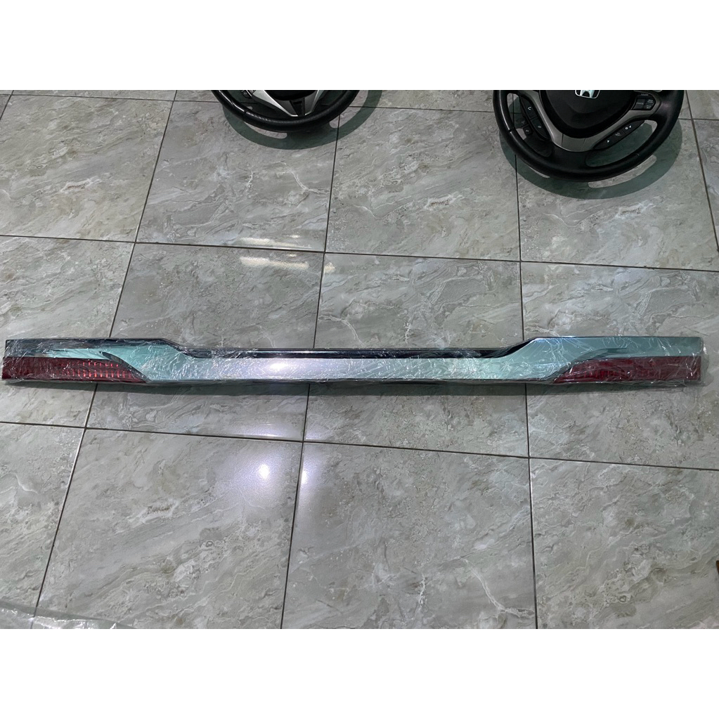 trunklid innova barong 2013-2015