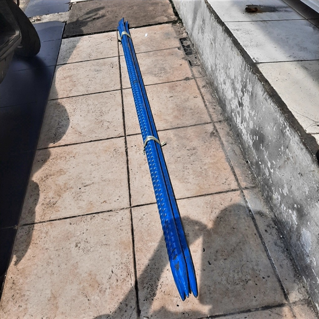 Linggis Besi Ulir 25mm panjang 150cm Warna Biru Linggis Timpa / Sepuh