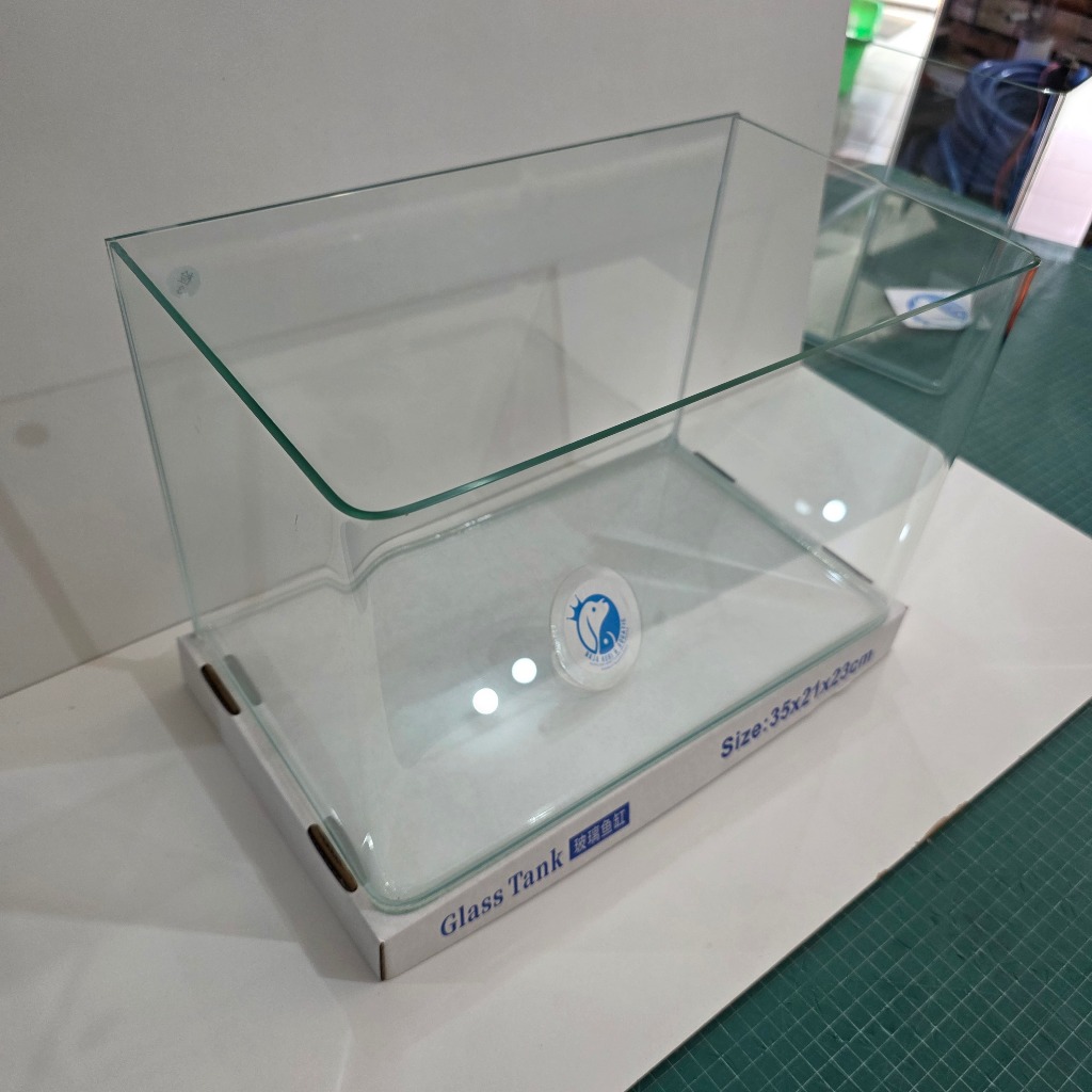 TANK AQUARIUM AKUARIUM IKAN KANDILA KACA OPTIC CLEAR UKURAN 35X21X23 CM BANDING MELENGKUNG