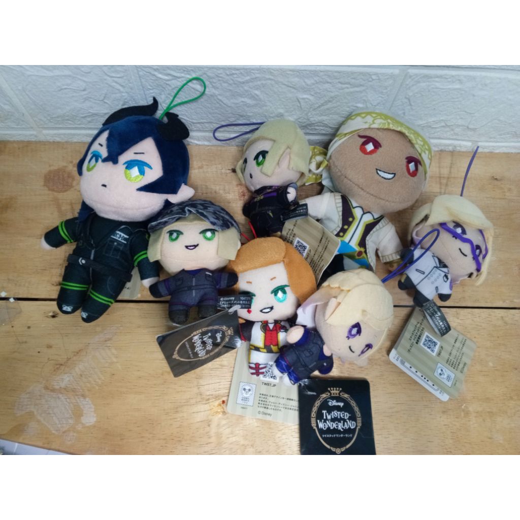 Boneka plushie/ganci Twisted Wonderland