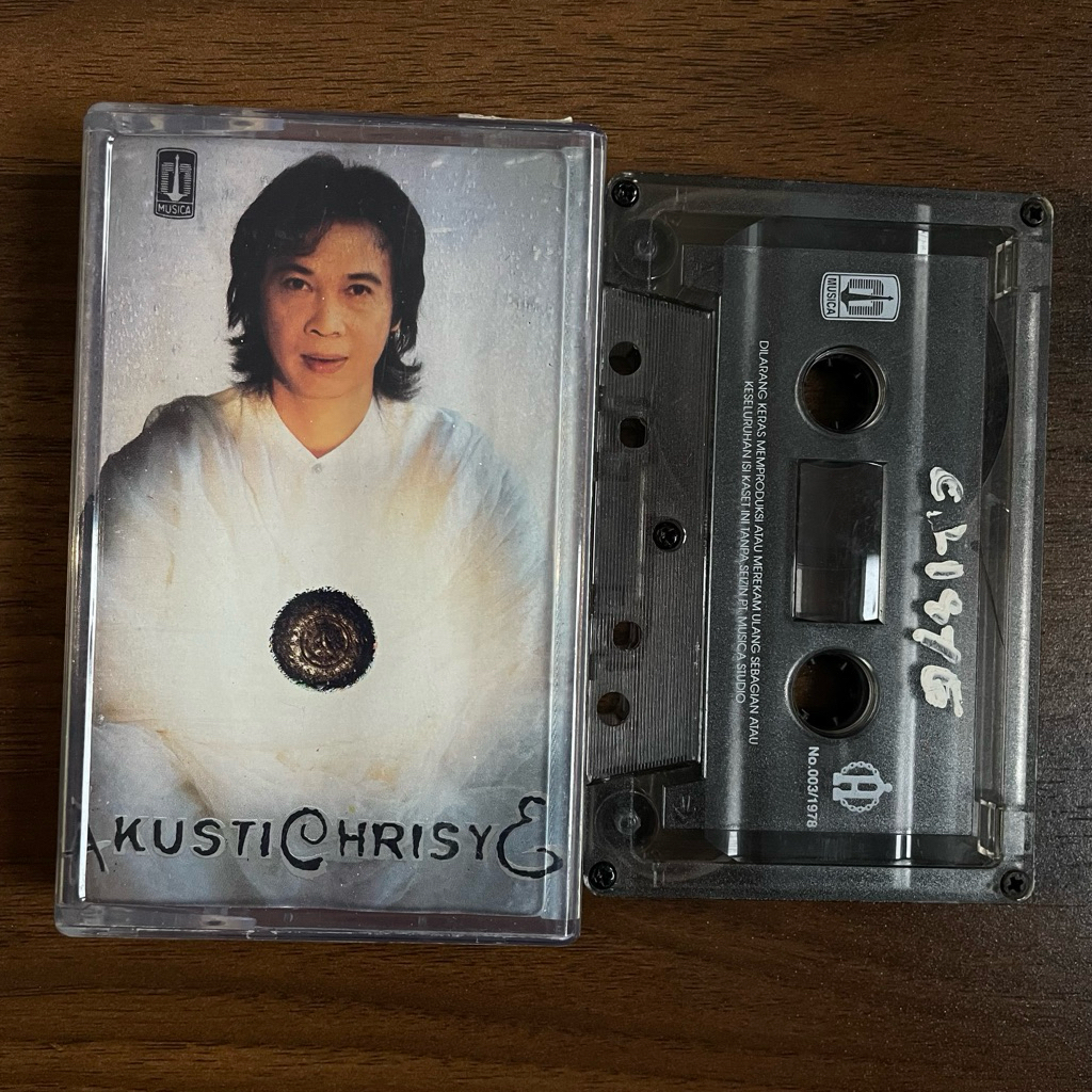 Kaset pita - Chrisye - AkustiChrisye