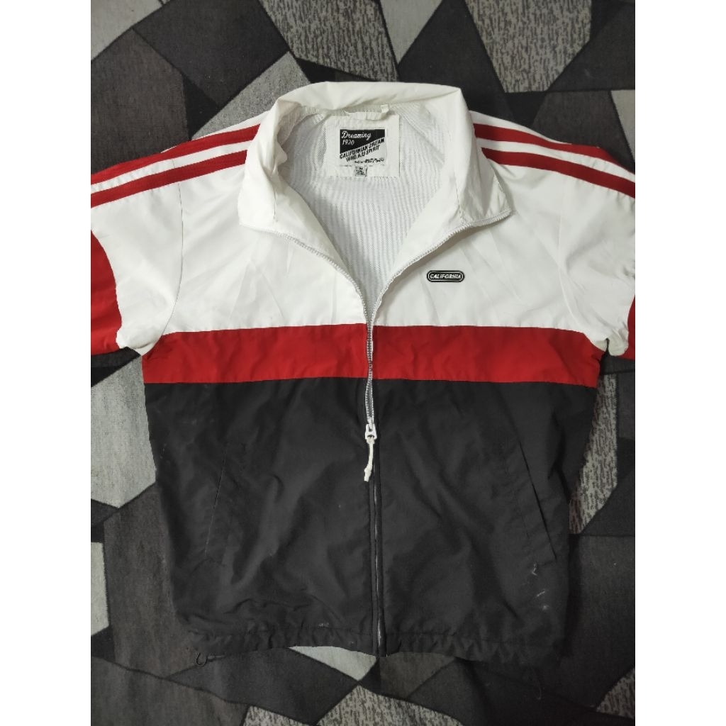 jaket traktop who.a.u California dream tracktop jacket