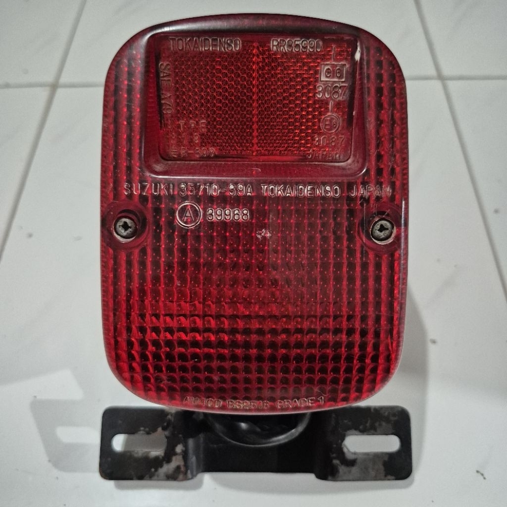 Stoplamp Lampu Belakang Set Breket Suzuki TS125 Original Copotan Motor