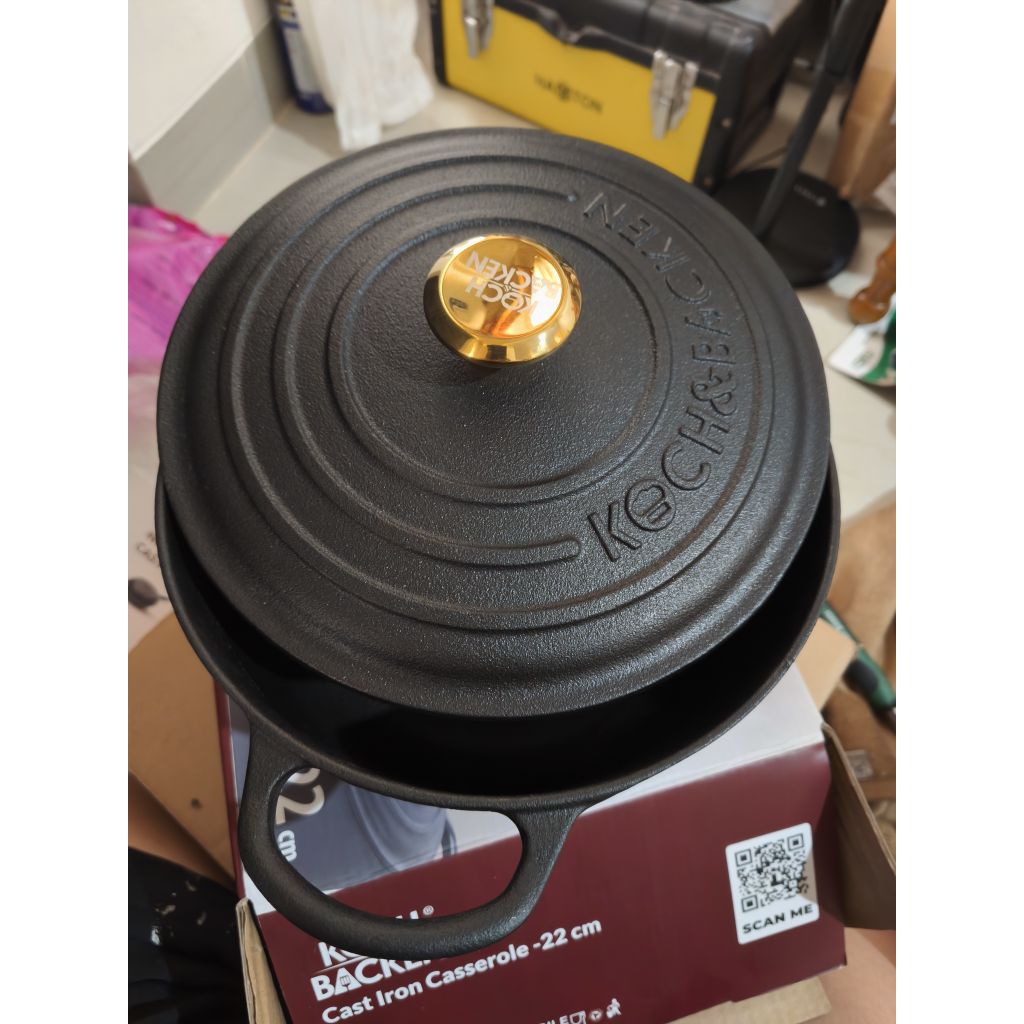 Koch & Backen Cast Iron Carresole Hotpot Gyoza