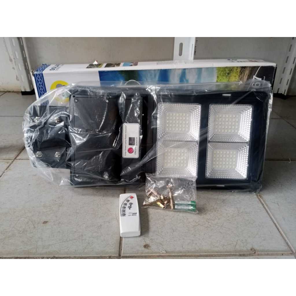 LAMPU JALAN 90 W TENAGA SURYA/TENAGA MATAHARI + TIANG LAMPU (LAMPU DAN TIANG)