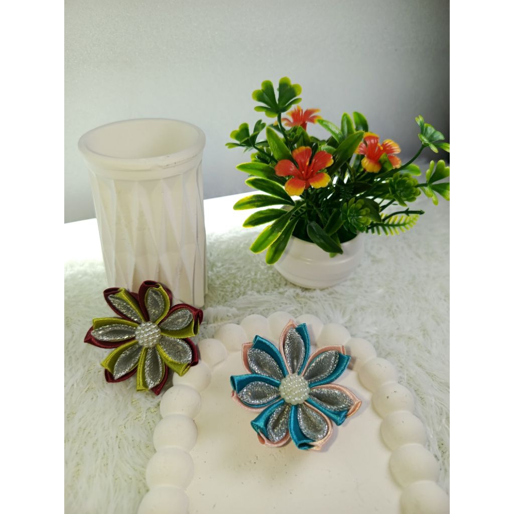 Termurah pita bros / peniti hijab bunga / pin jilbab pita satin