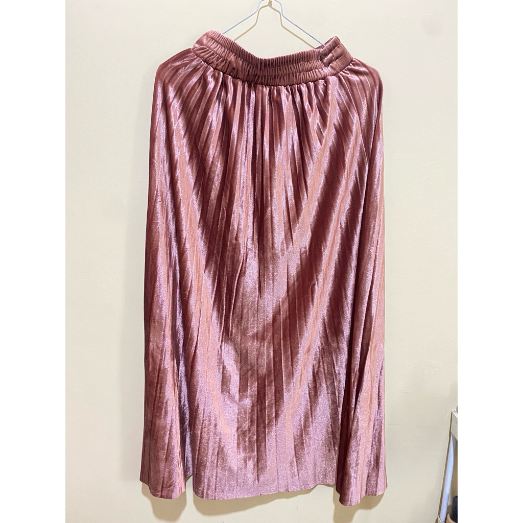 PL Rok plisket bludru