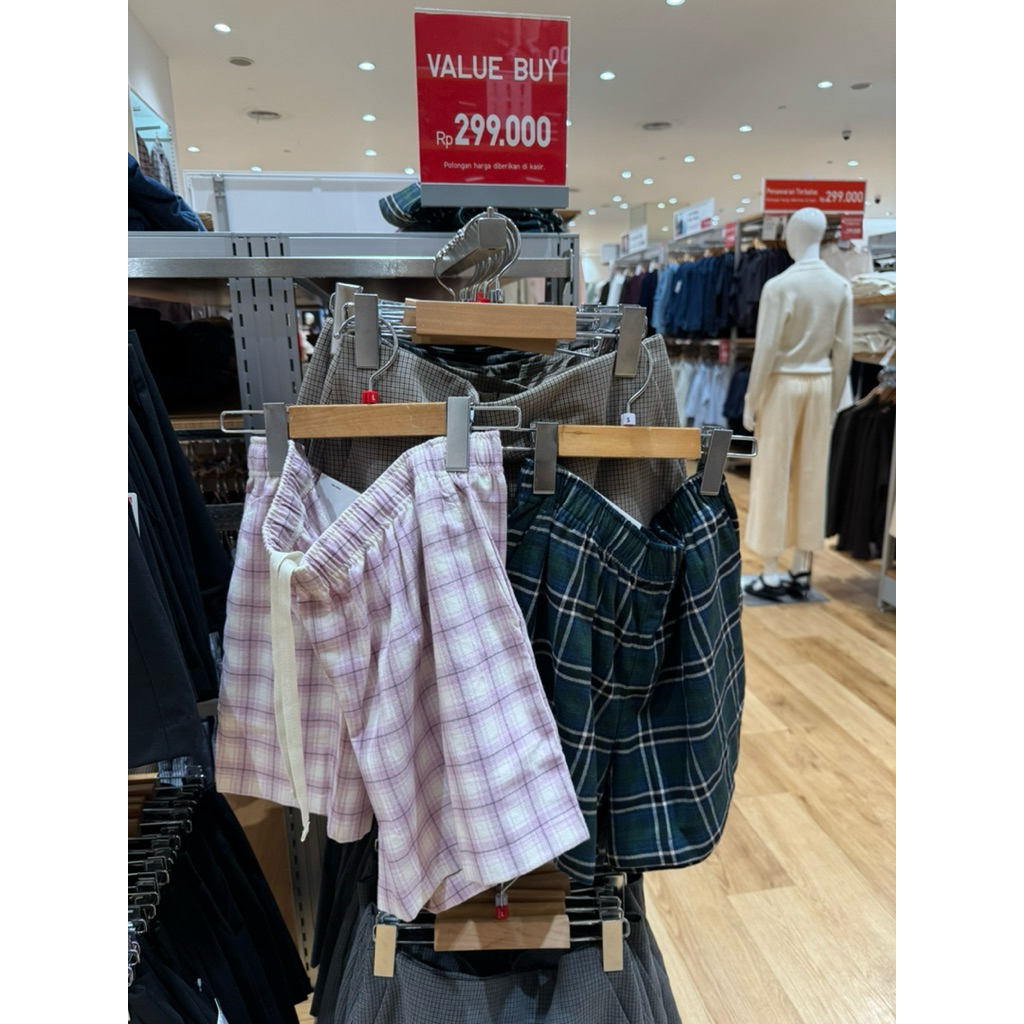 Uniqlo celana Pendek Flannel Sale