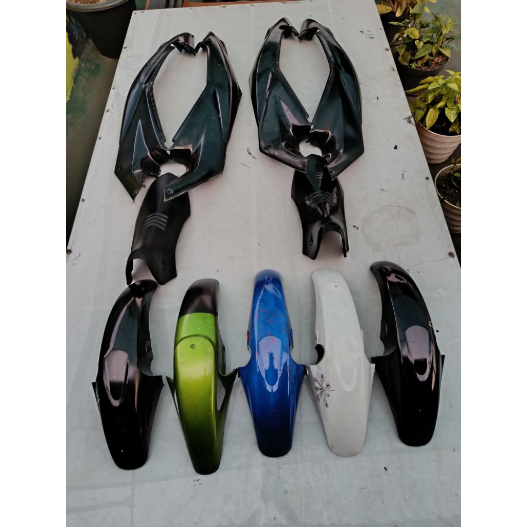 Body,spakbord,leg tengah cbu ckd  satria fu original copotanBody,spakbord,leg tengah cbu ckd  satria