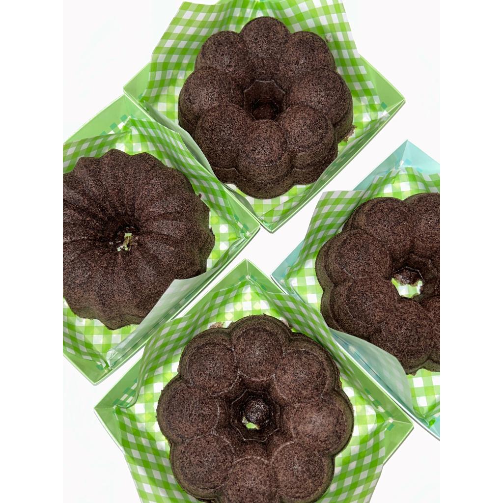 FELICITY BOLU KETAN HITAM KEJU LUMER KUKUS MINI BOLU KLASIK DIAMETER 13,5CM