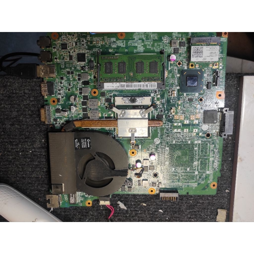 Motherboard Acer E1-431 E1-471 V3-471 DAZQSAMB6F1 Rev :F