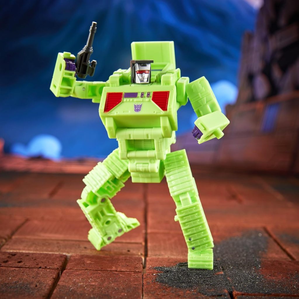 Transformers Toys Studio Series Deluxe Class The Movie Bonecrusher, 4.5-inch Converting Action Figur