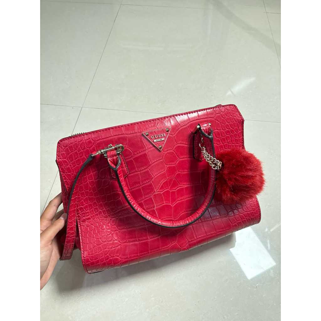 Preloved Tas Guess Bag Merah