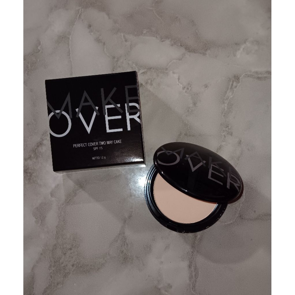 Bedak Padat Make Over | Make Over Two Way Cake
