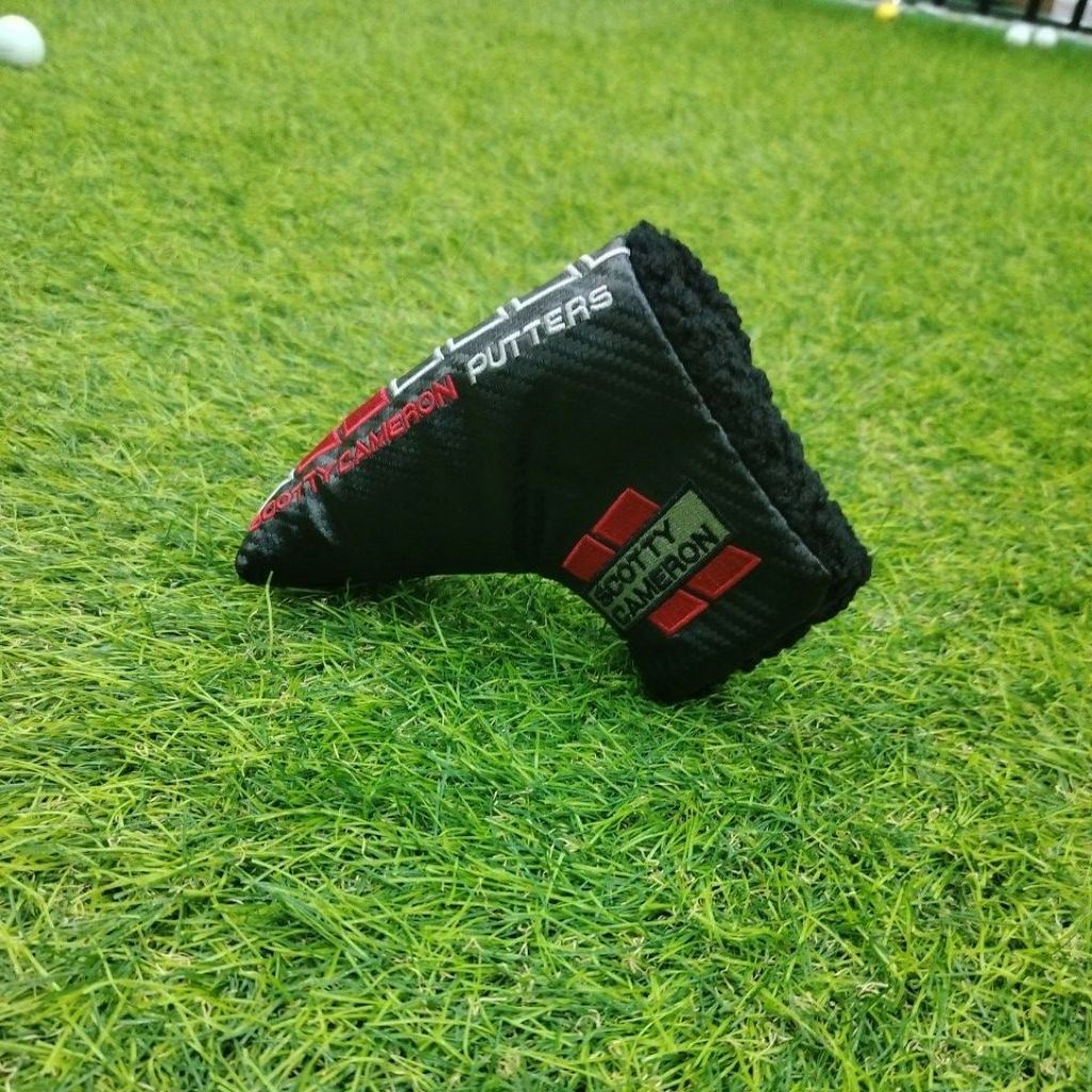 cover putter Scotty Cameron