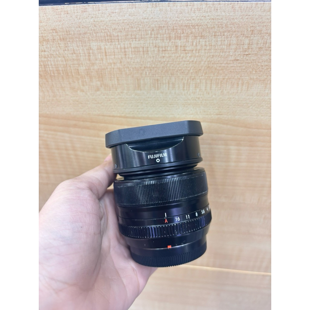 LENSA FUJI XF 35mm F1.4 fungsi normal siap pakai + masih ada garansi