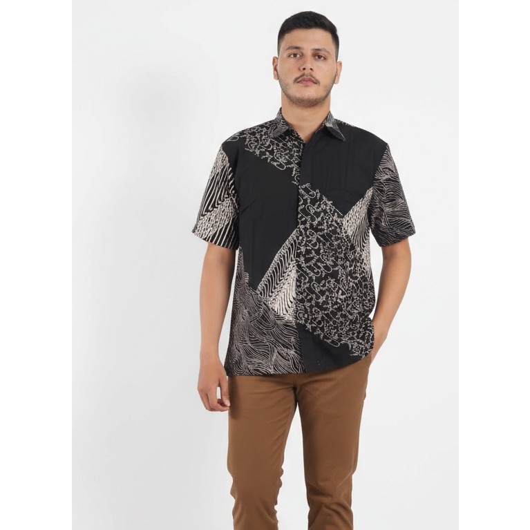 Kemeja Hem Batik Pria Lengan Pendek Hitam Putih 33 - Batik Nulaba