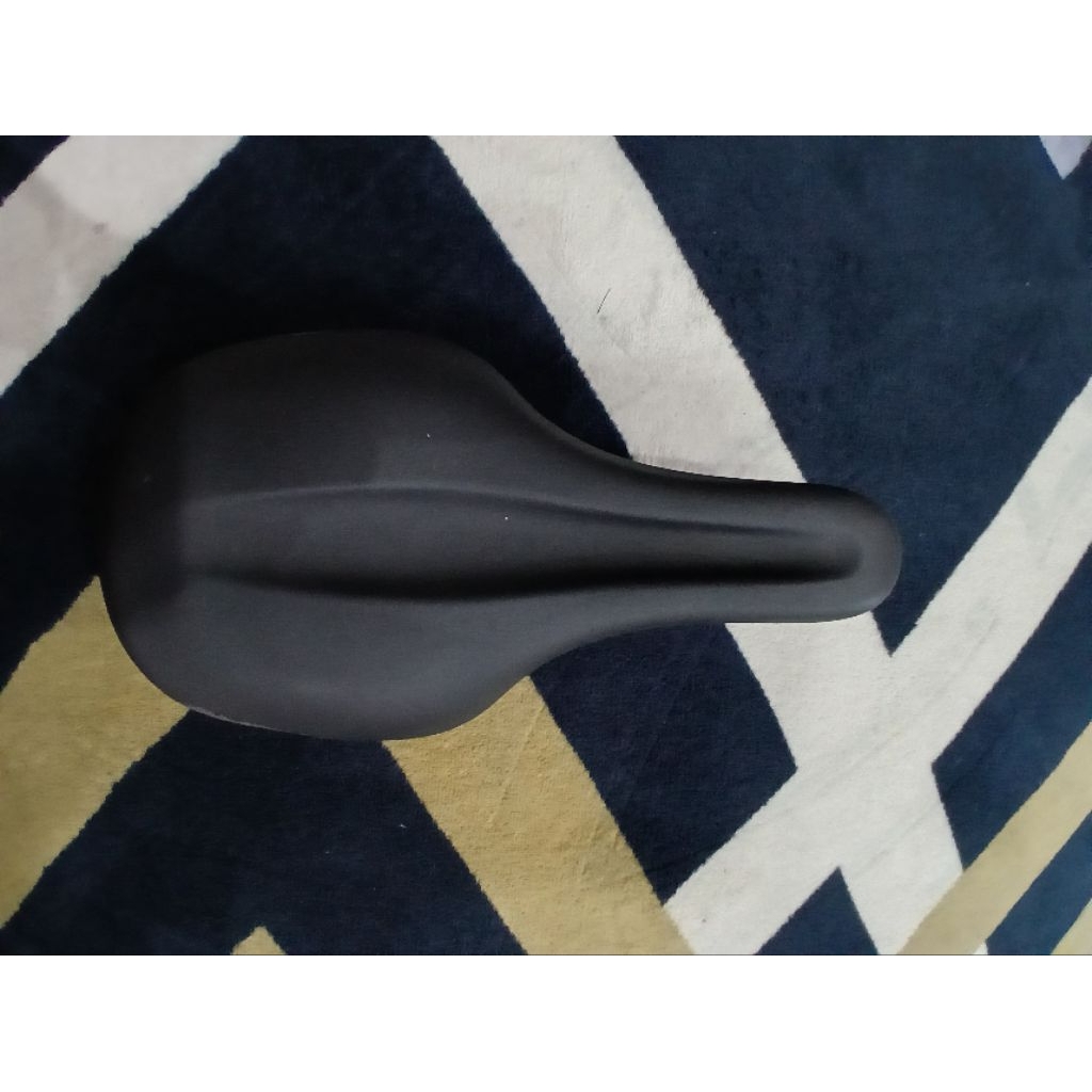 Sadel Roadbike REFORM CARBON RAILS SECOND