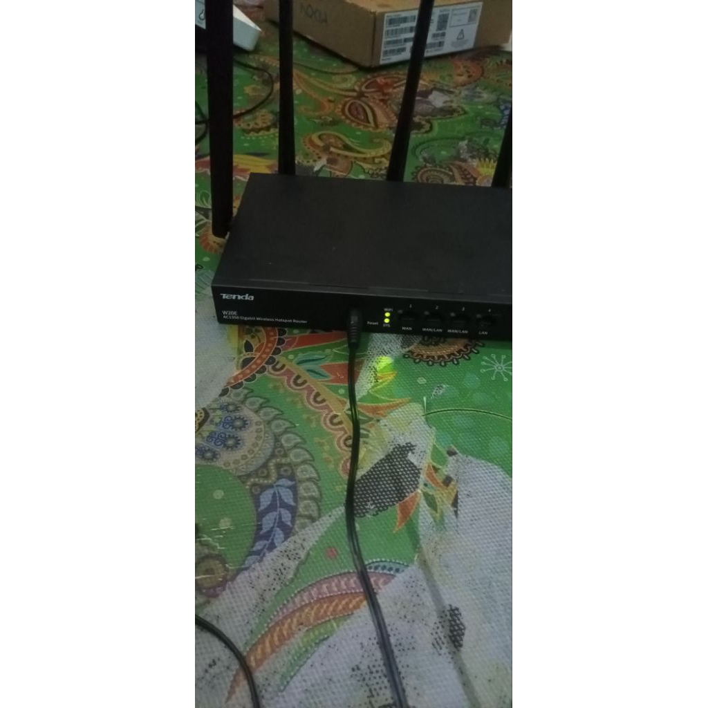 router zoos W20E   Tenda